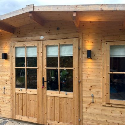 Counselling cabin in Luton, Hertfordshire